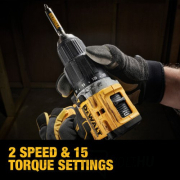 Akkus ütvefúró XR Li-Ion 18V/2x5,0Ah a 100 éves évfordulóra DeWALT DCD100YP2T DCD100YP2T náhled