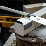 Rakuda rozsdamentes acél vezető 2x4 japán fűrésszel való vágáshoz Rakuda rozsdamentes acél vezető 2x4 japán fűrésszel való vágáshoz náhled