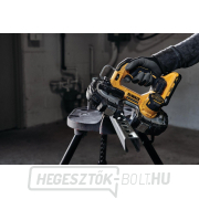 Akkus szalagfűrész DeWALT DCS377NT 18V, akkumulátor és töltő nélkül, Tstak náhled