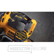 Akkus szalagfűrész DeWALT DCS377NT 18V, akkumulátor és töltő nélkül, Tstak náhled