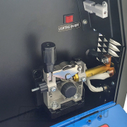 Inverteres hegesztőgép Digimig 202 M-POWER + zseblámpa + kábelek + burkolat Inverteres hegesztőgép Digimig 202 M-POWER + zseblámpa + kábelek + burkolat náhled