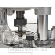 710 W-os felső router sebességszabályzóval és alappal (4) 710 W-os felső router sebességszabályzóval és alappal (4) náhled