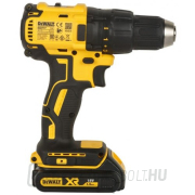 Akkus fúrógép 18V 2x3,0Ah DeWALT DCD777L2T Előnézet 