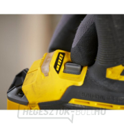 Akkumulátoros ütvecsavarozó V20 18V 2x2,0Ah Stanley FatMax SFMCF830D2K náhled