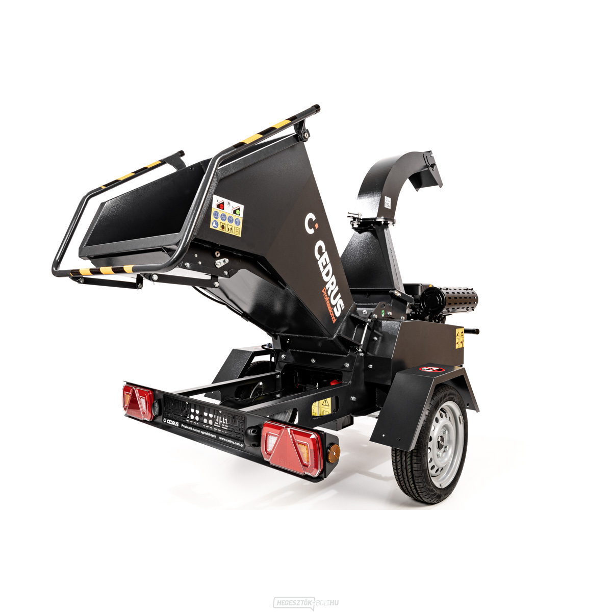 Hahn & Sohn Cedrus R13 - professzionális vontatott ágaprító 18 kW-os Loncin benzinmotorral