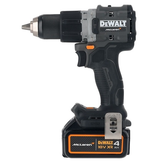 DeWALT DEWALT x McLaren F1 Team 18 V-os XR szénkefe nélküli ütvefúró - 2 × 4 Ah + töltő + akkumulátor
