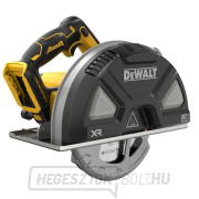 184 mm-es DeWALT körfűrész fém vágásához 18 V-os XR szénkefe nélküli motorral - 2 db POWERSTACK akkumulátor 5 Ah kapacitással Előnézet 