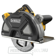 184 mm-es DeWALT körfűrész fém vágásához 18 V-os XR szénkefe nélküli motorral - 2 db POWERSTACK akkumulátor 5 Ah... gallery main image