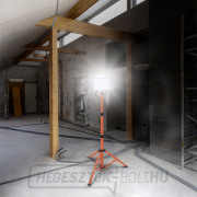 Solight LED spotlámpa magas talppal, 50W, 4500lm, 4000K, kábellel és csatlakozódugóval, IP65 Előnézet 