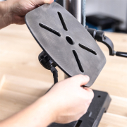 Scheppach TBM 300 Vario asztali fúrógép keresztlézerrel és LED világítással Előnézet 