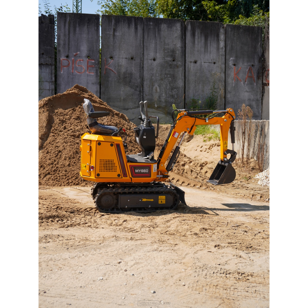 Mini kotrógép Baugarden BG660.01 kanál 400 mm