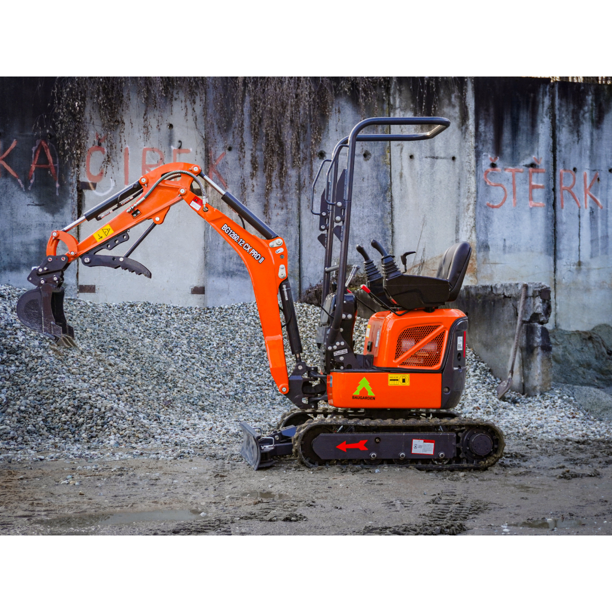 Mini kotrógép Baugarden BG1260.12 CX PRO II Kubota, kanál 400 mm, hüvelykujj tartása