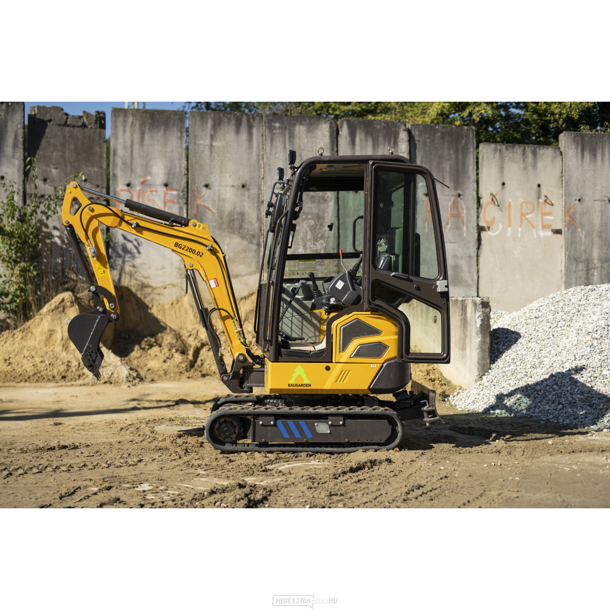 Mini kotrógép Baugarden BG2200.02 Kubota kanál 400 mm