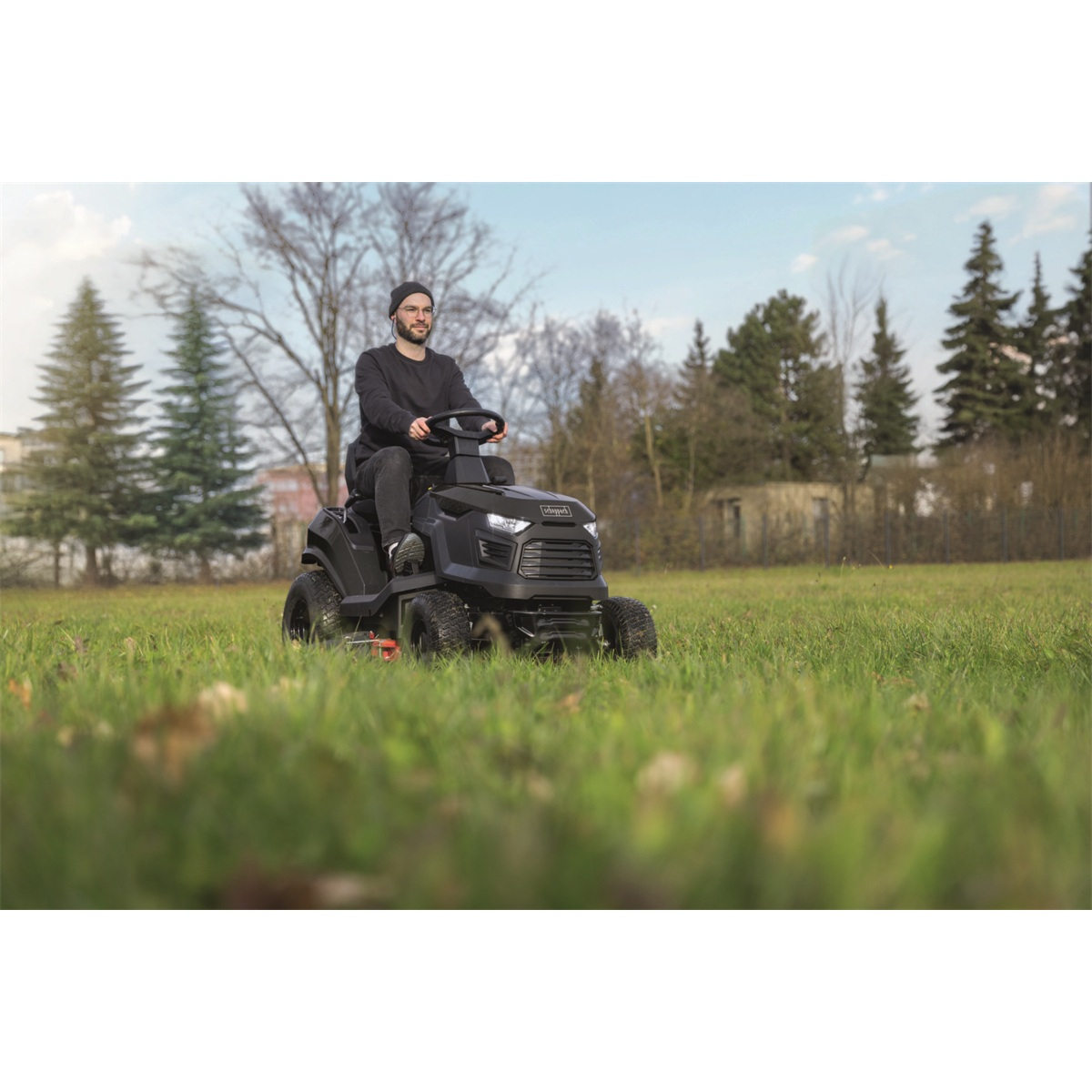 Scheppach TMR 452-98H-SD fűnyíró traktor 98 cm oldalsó kidobással és hidrosztatikus sebességváltóval Előnézet 