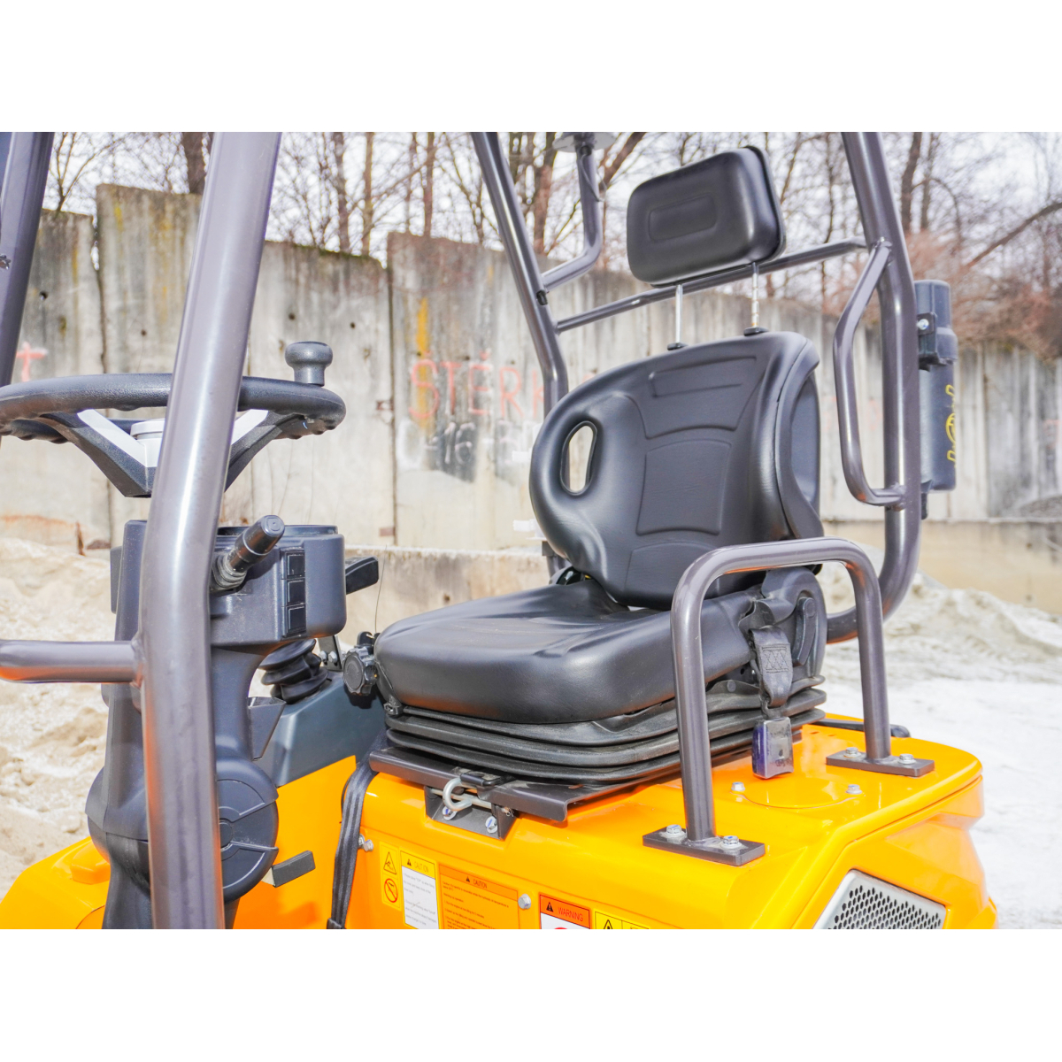Kubota BGKD1500 csuklós kerekes mini dömper Előnézet 