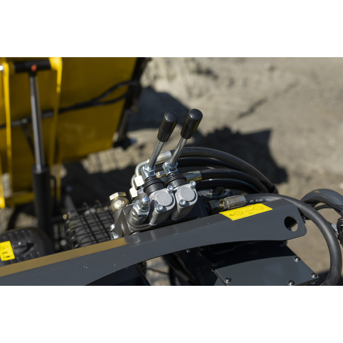 Lánctalpas mini dömper BAUGARDEN BGCH5630S Briggs&Stratton e-start Előnézet 