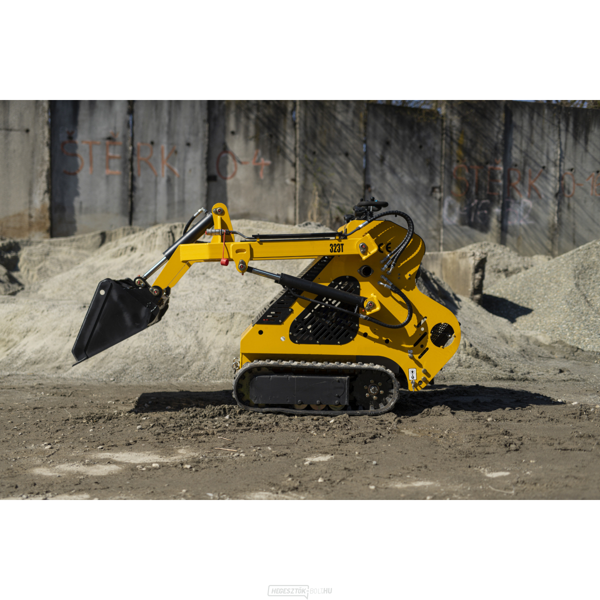 Mini lánctalpas rakodógép BAUGARDEN 323T Briggs&Stratton kanál 850mm