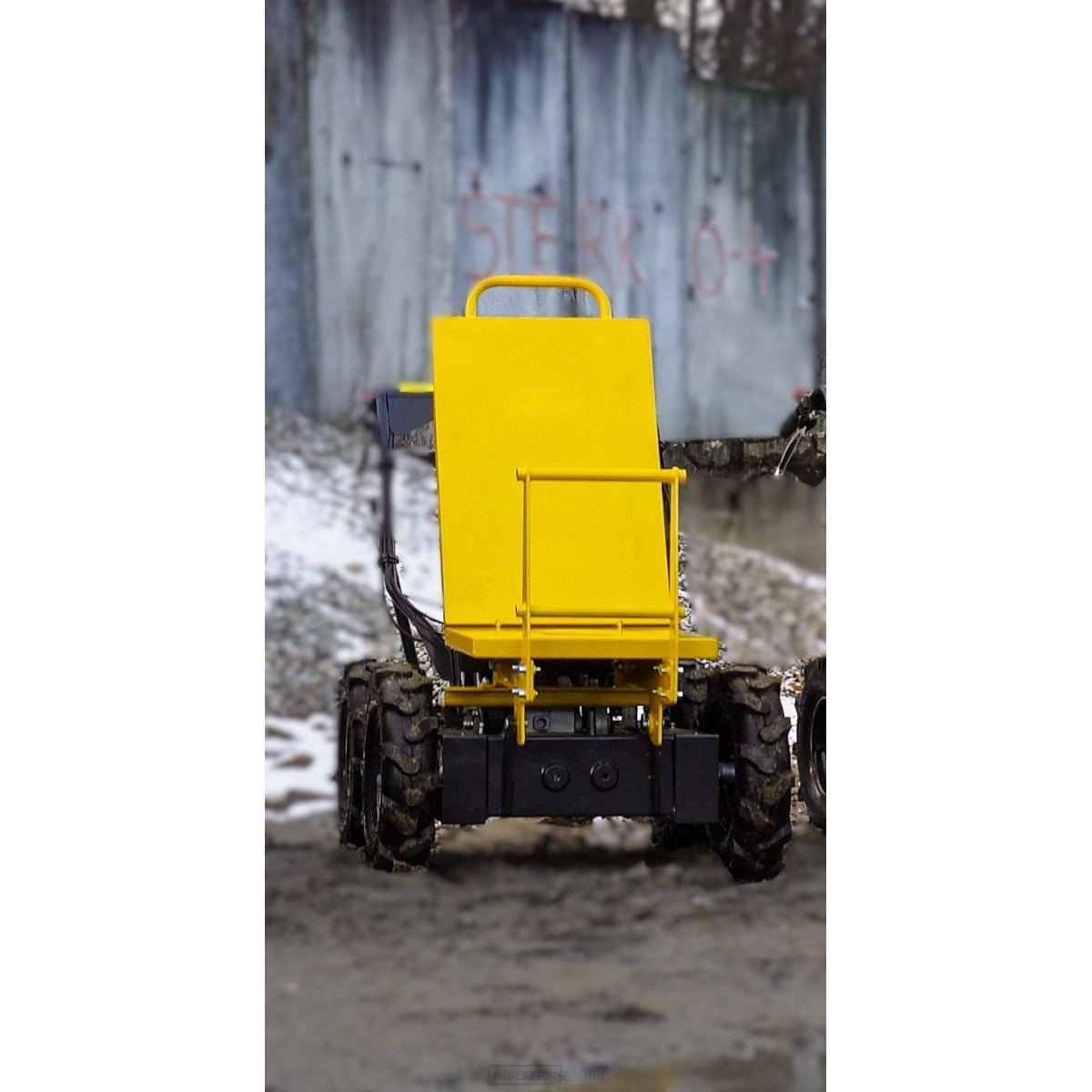 fa felépítmény gallery main image