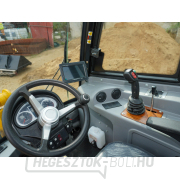 BAUGARDEN BGKN12CAB kerekes rakodó + 1480 mm-es kanál + hidraulikus szorító náhled